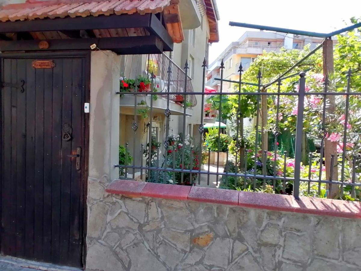Guest House Sokratovi Obzor Extérieur photo