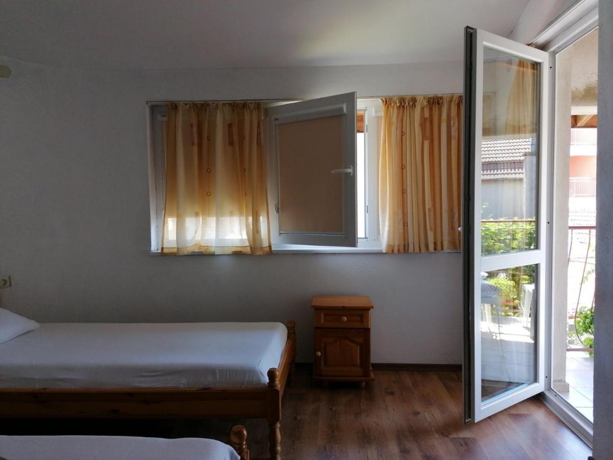 Guest House Sokratovi Obzor Extérieur photo