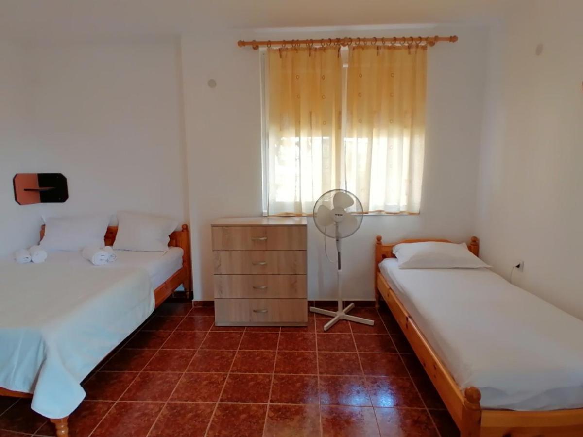 Guest House Sokratovi Obzor Extérieur photo