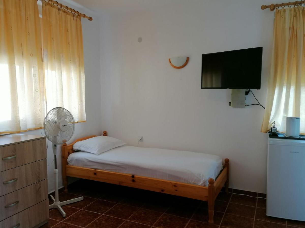 Guest House Sokratovi Obzor Extérieur photo