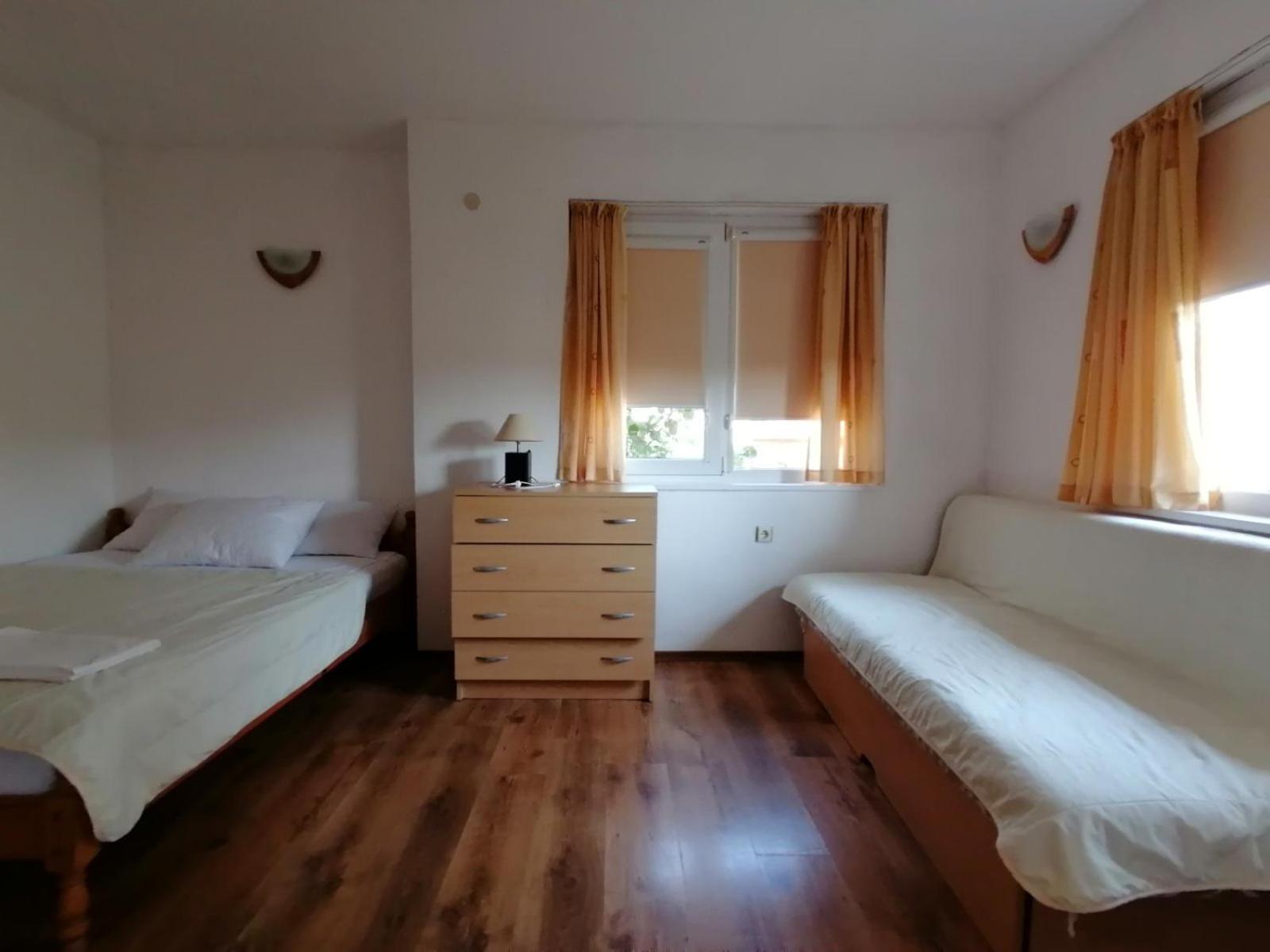 Guest House Sokratovi Obzor Extérieur photo