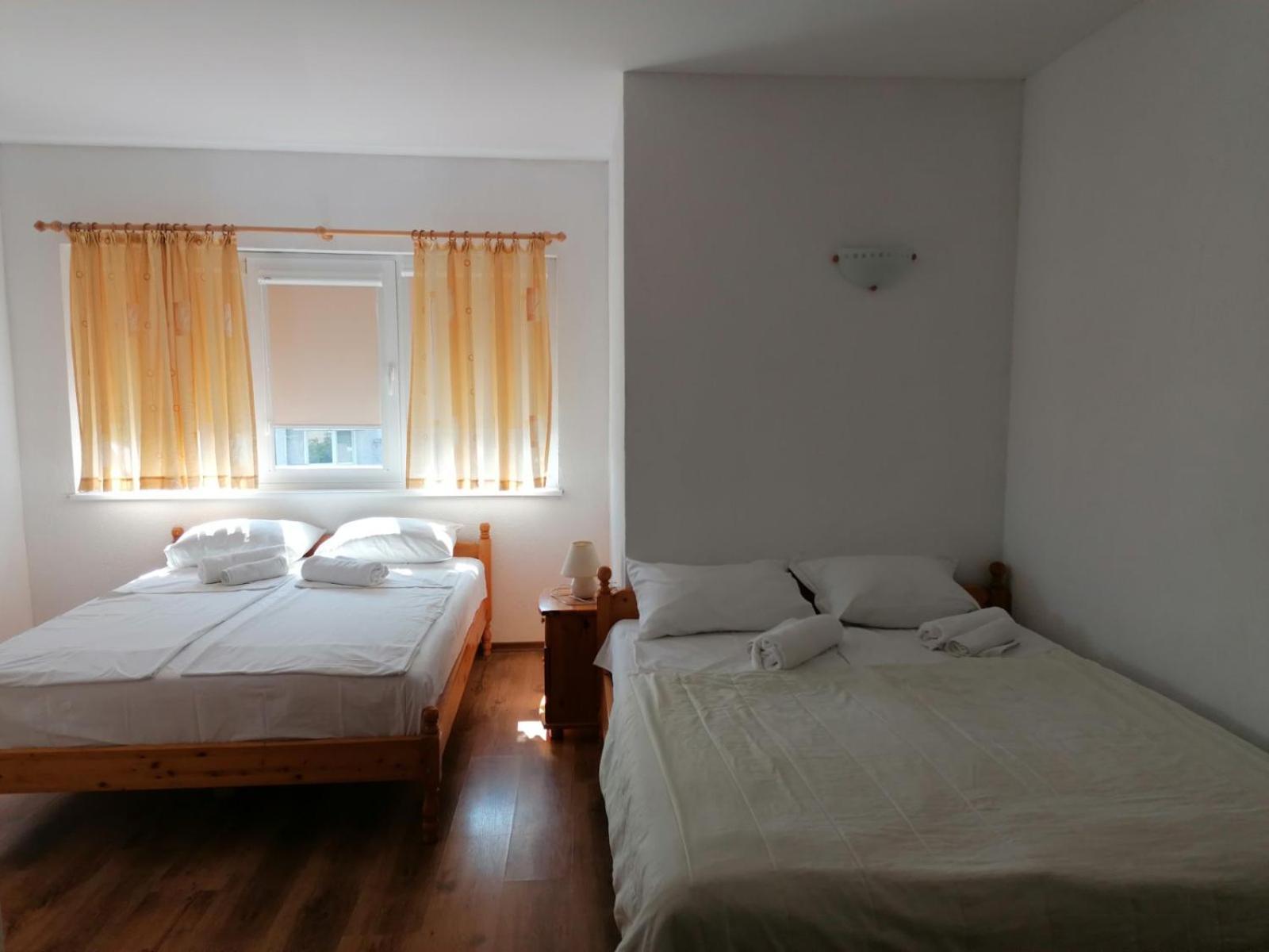 Guest House Sokratovi Obzor Extérieur photo