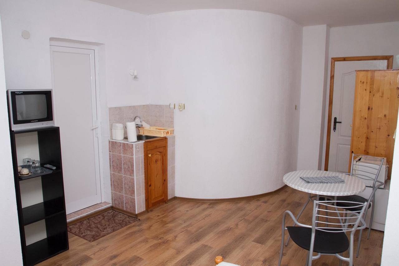 Guest House Sokratovi Obzor Extérieur photo