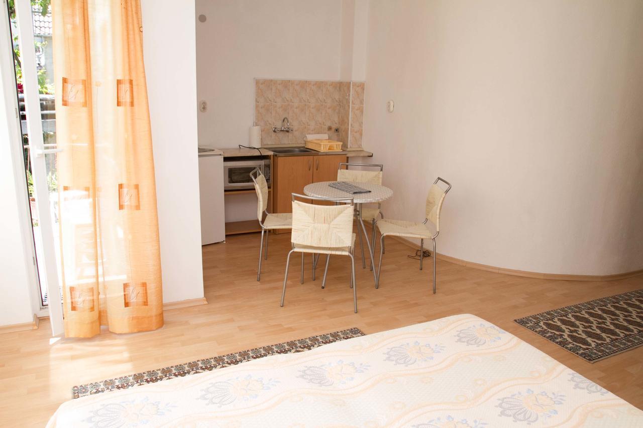 Guest House Sokratovi Obzor Extérieur photo