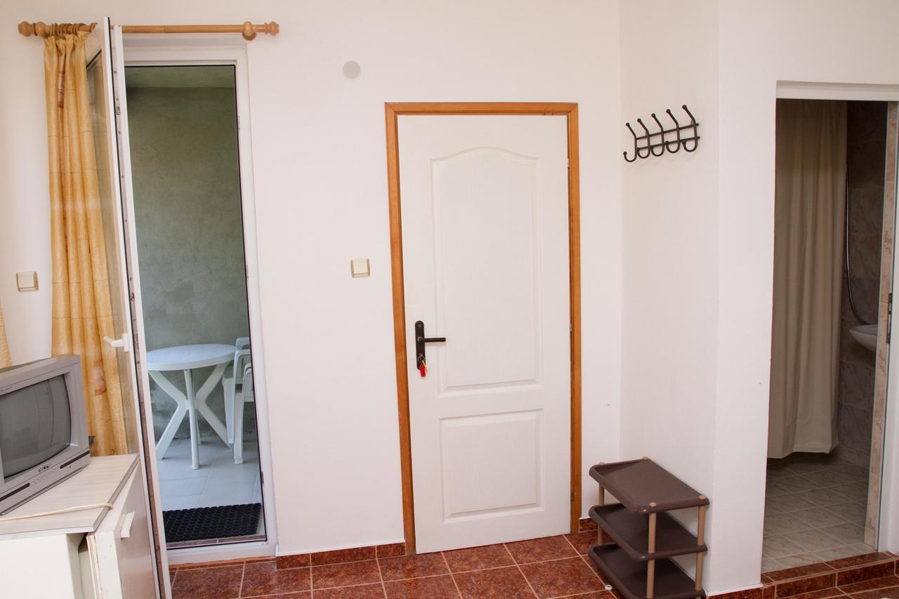 Guest House Sokratovi Obzor Extérieur photo